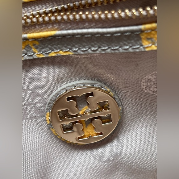 Tory Burch Robinson crossbody bag - Picture 11 of 13